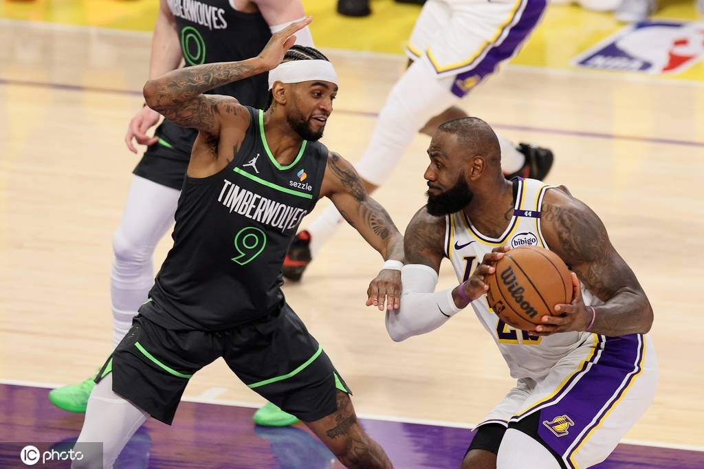 东契奇37+8老詹仅19分 湖人惨败森林狼季后赛开门黑